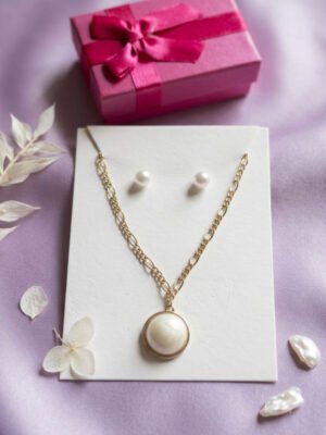 Midnight Pearl Pendant